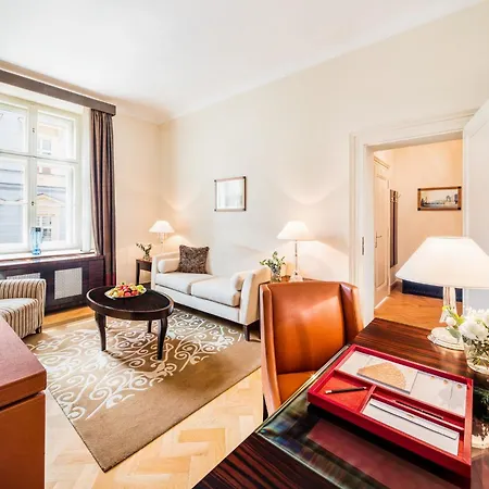 Mandarin Oriental, Szálloda 5*