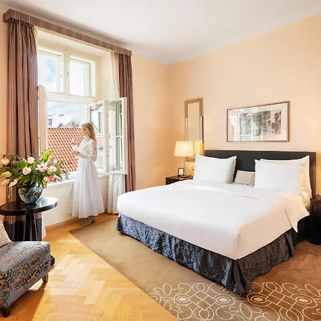 Mandarin Oriental, Szálloda
