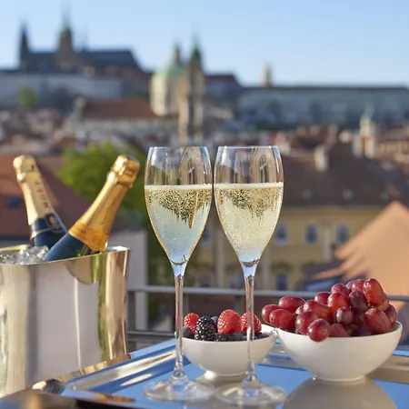 Mandarin Oriental, Szálloda 5*