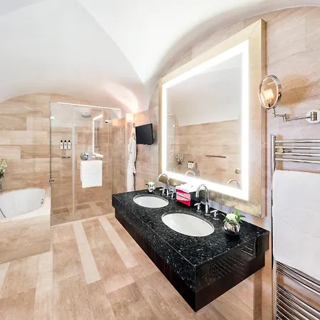Mandarin Oriental, Ξενοδοχείο 5*