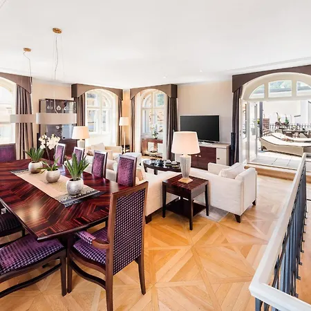 Mandarin Oriental, Ξενοδοχείο