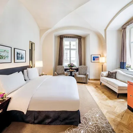 Mandarin Oriental, Ξενοδοχείο
