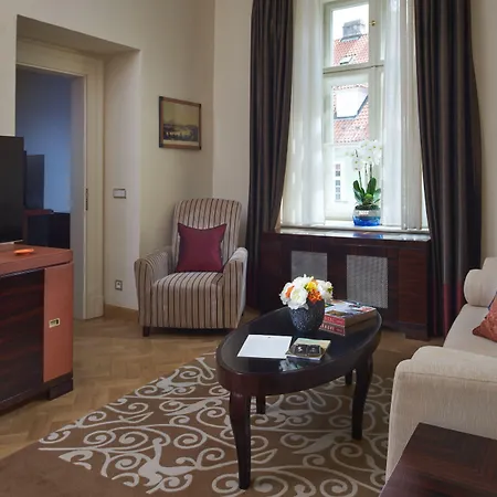 Mandarin Oriental, Szálloda 5*