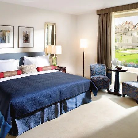 Mandarin Oriental, Szálloda 5*