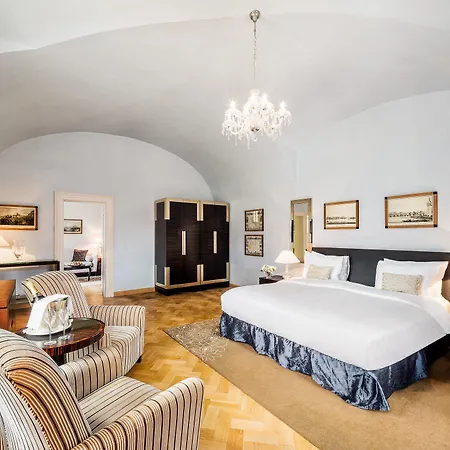 Mandarin Oriental, מלון פראג