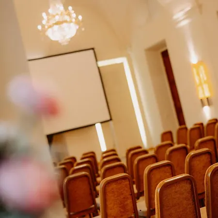 Mandarin Oriental, Szálloda 5*