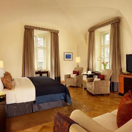 Mandarin Oriental, מלון פראג