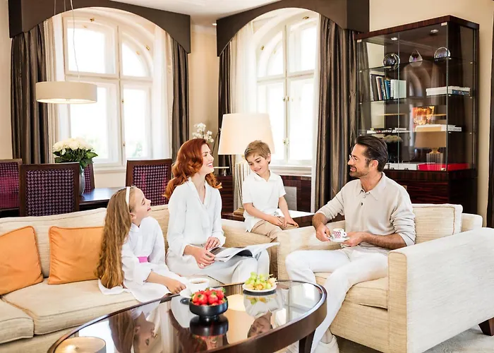 Mandarin Oriental, Hotel