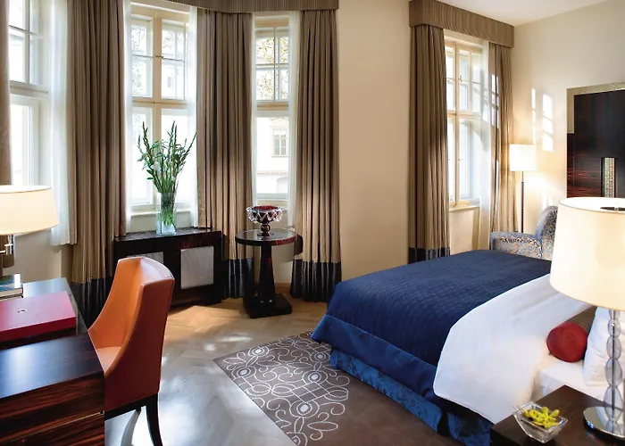 Mandarin Oriental, Hotel